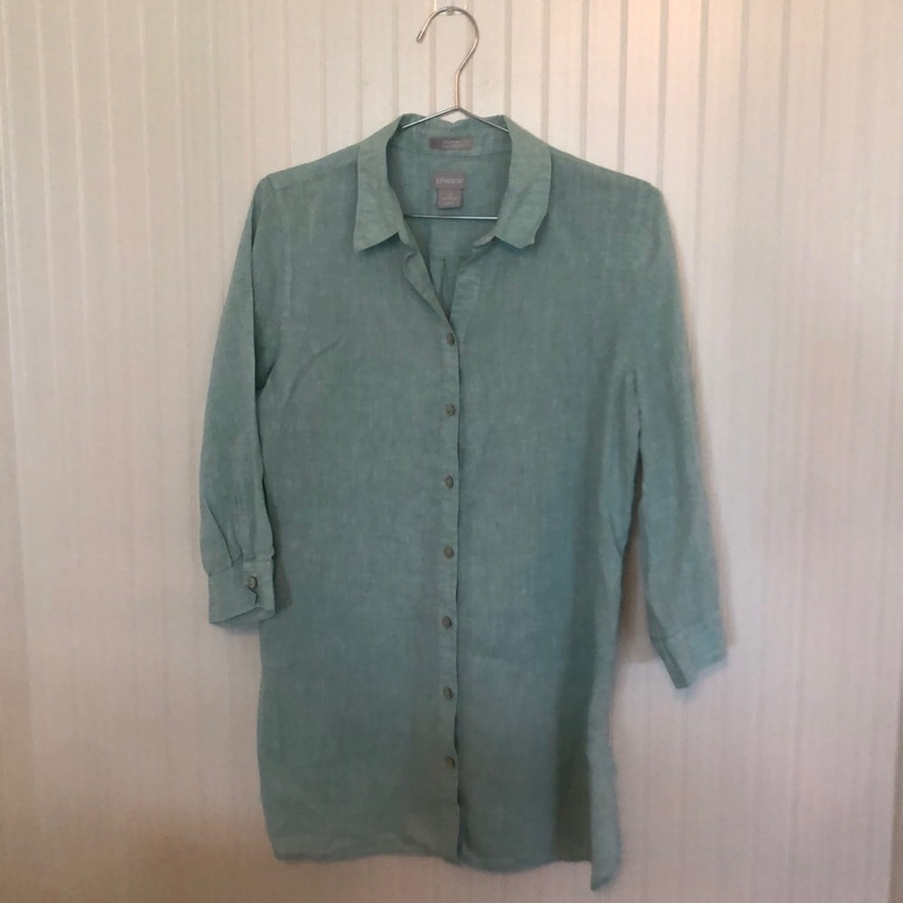 USED LIKE NEW. Chico’s 3/4 Sleeve top. SIZE: 0 (4/6)